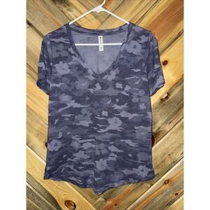 ATHLETA Breezy Camo Short Sleeve Scoop V Neck T Shirt Top Womens Small